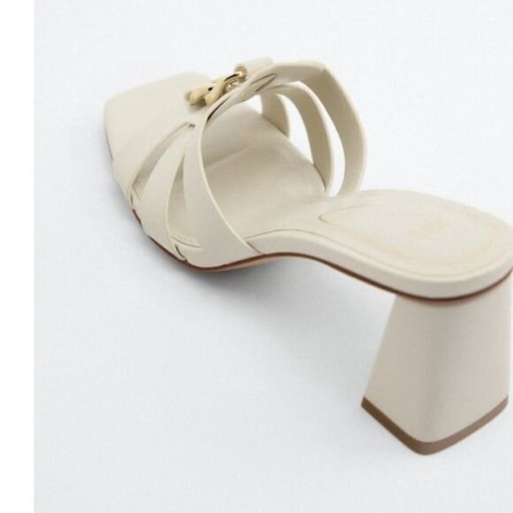 Zara mid height block heels sandals chain details with defects - Picture 3 of 3